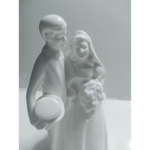 Royal Doulton Figurine Images Series "Bride & Groom" 1981 Issue 6 3/4" - Picture 9 of 10